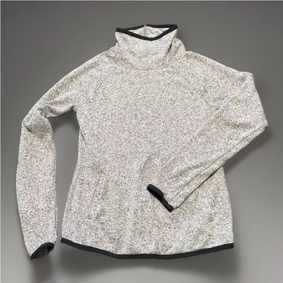 Tek Gear On-the-go-gear Women’s Size Medium Gray Heathered Fleece Sweater - Picture 4 of 11